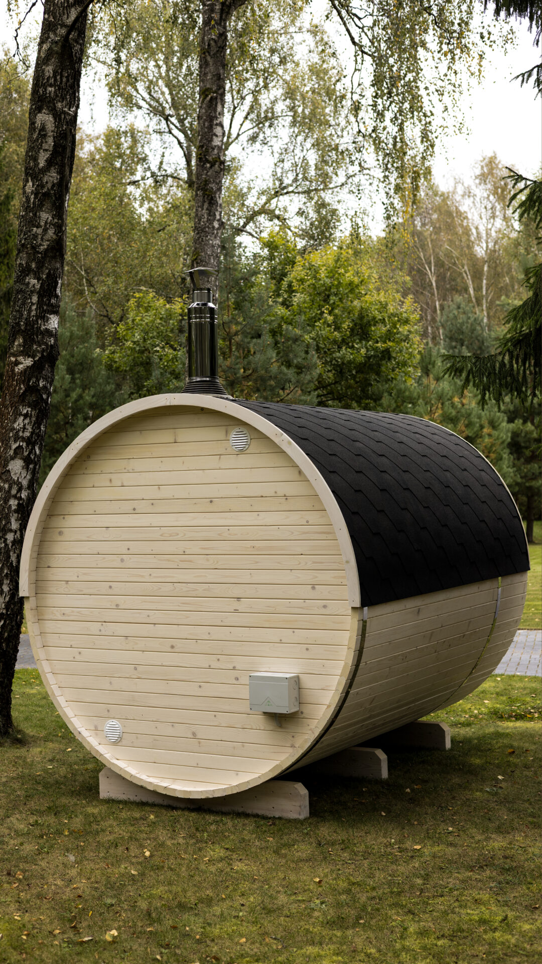 Celsium Joris sauna surrounded by nature and calm outdoor living
