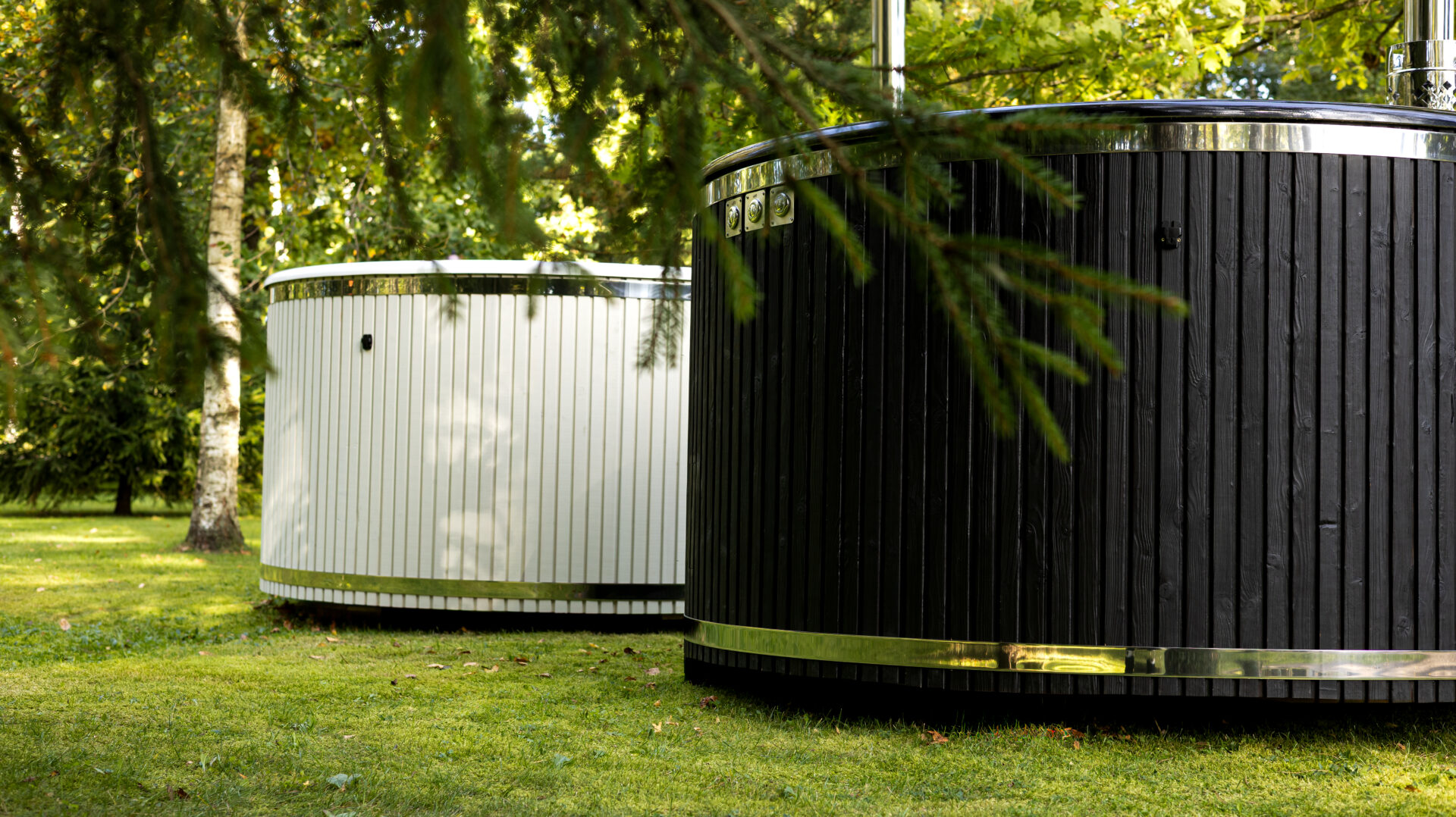 Benas by Celsium — a serene hot tub experience immersed in nature