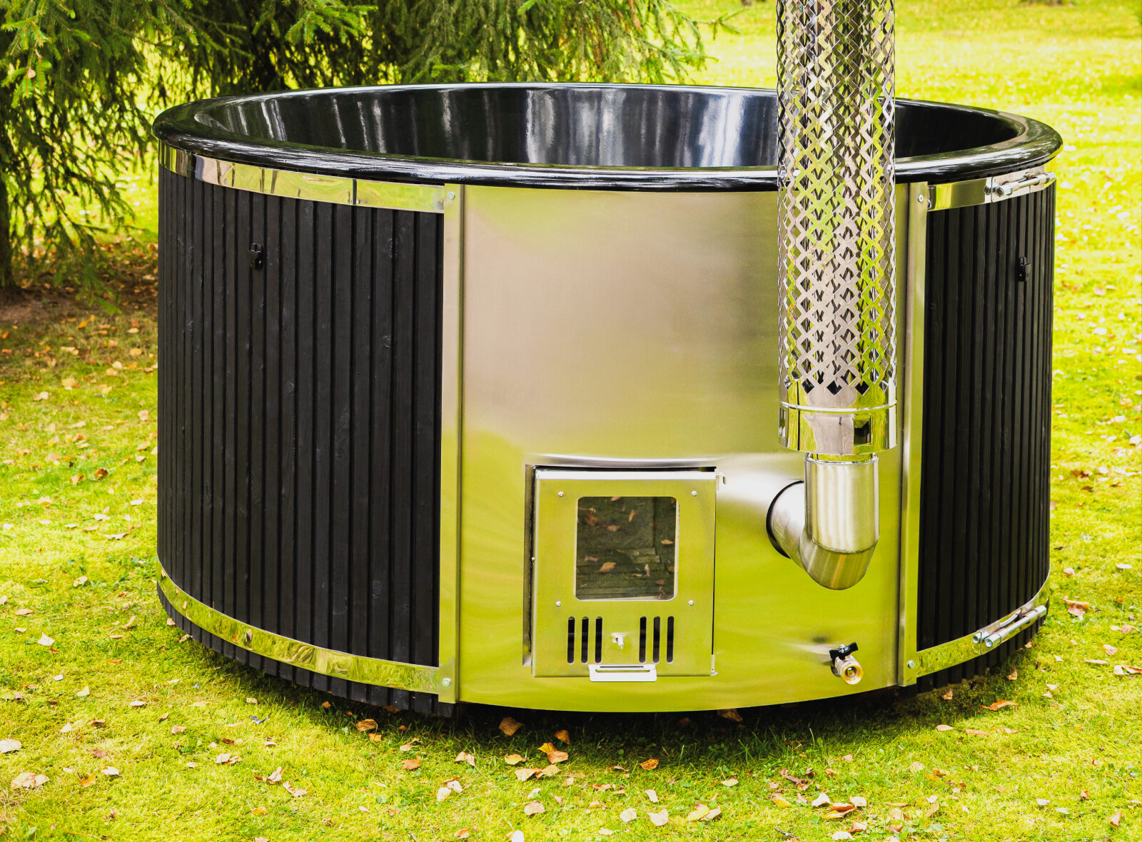 Hottub in forest - Celsium