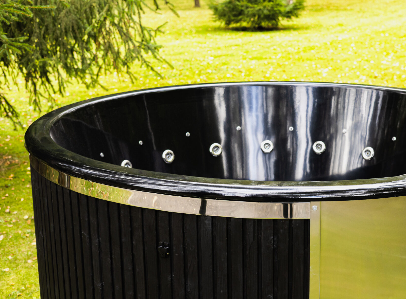 Hottub in forest - Celsium